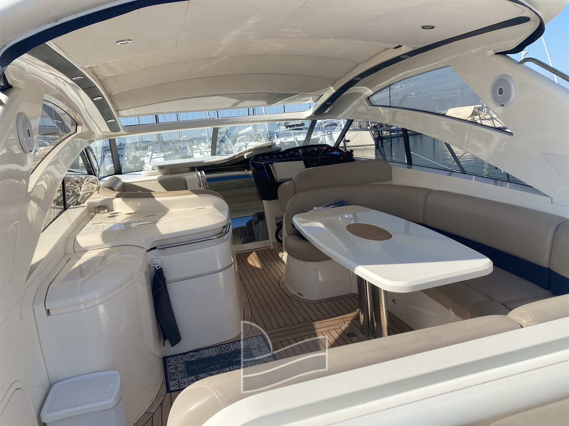 Princess Yachts V 48 used - detail 3
