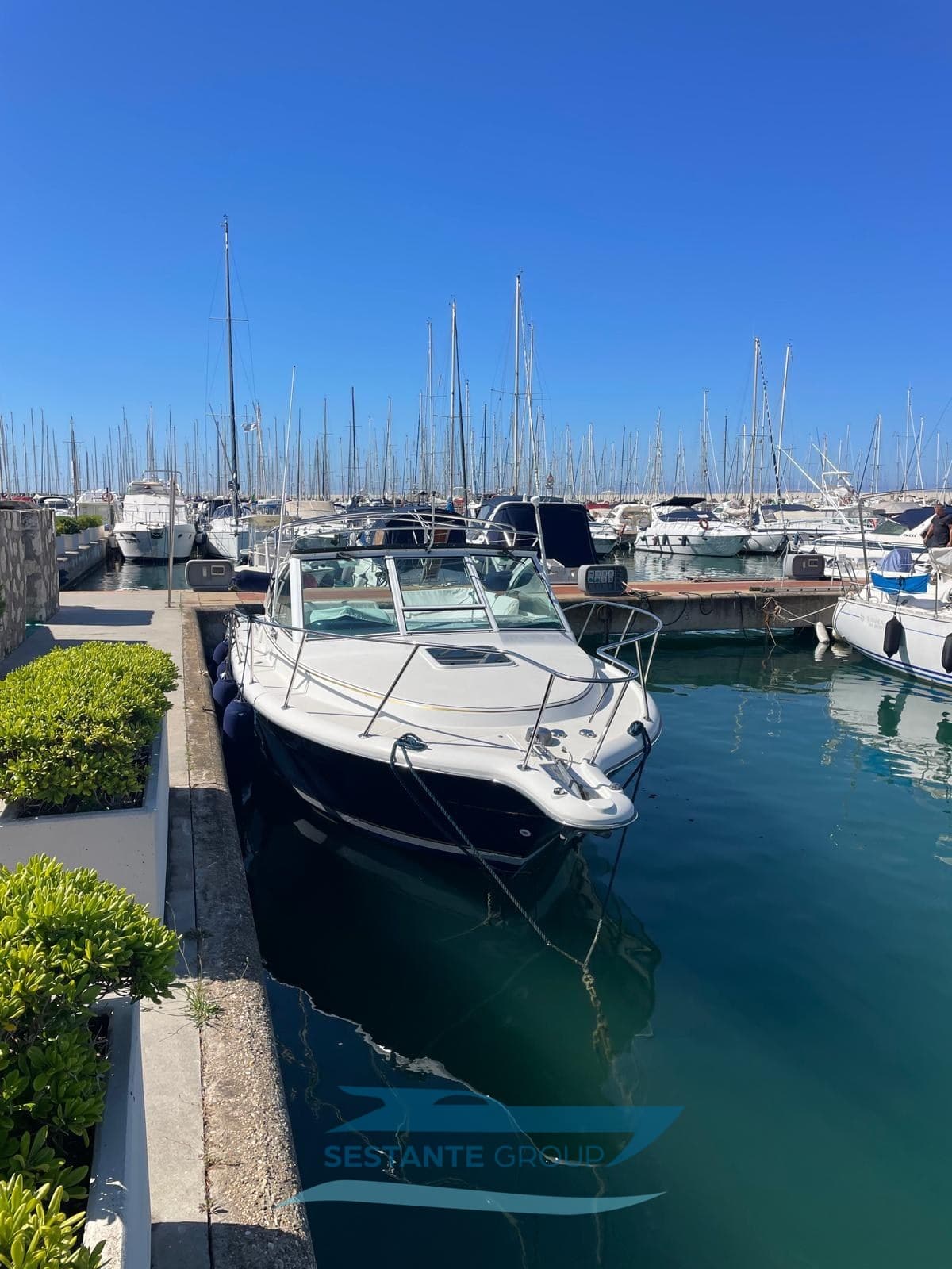 Tiara Yachts 2900 Coronet - Interior View Tiara Yachts 2900 Coronet - Interior View