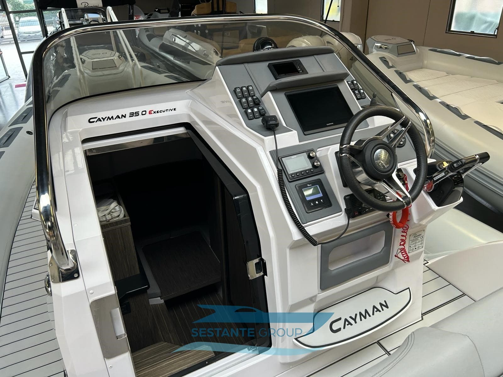 Ranieri International Cayman 35 Excutive used - detail 3