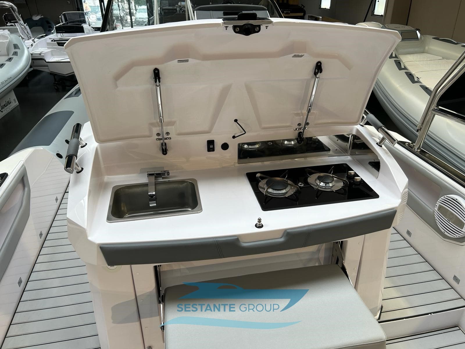 Ranieri International Cayman 35 Excutive used - detail 4