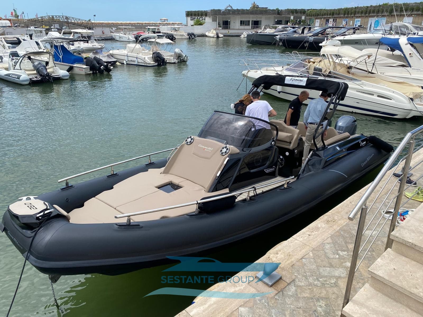 Ranieri International Cayman 28 Executive Trofeo usato - dettaglio 2