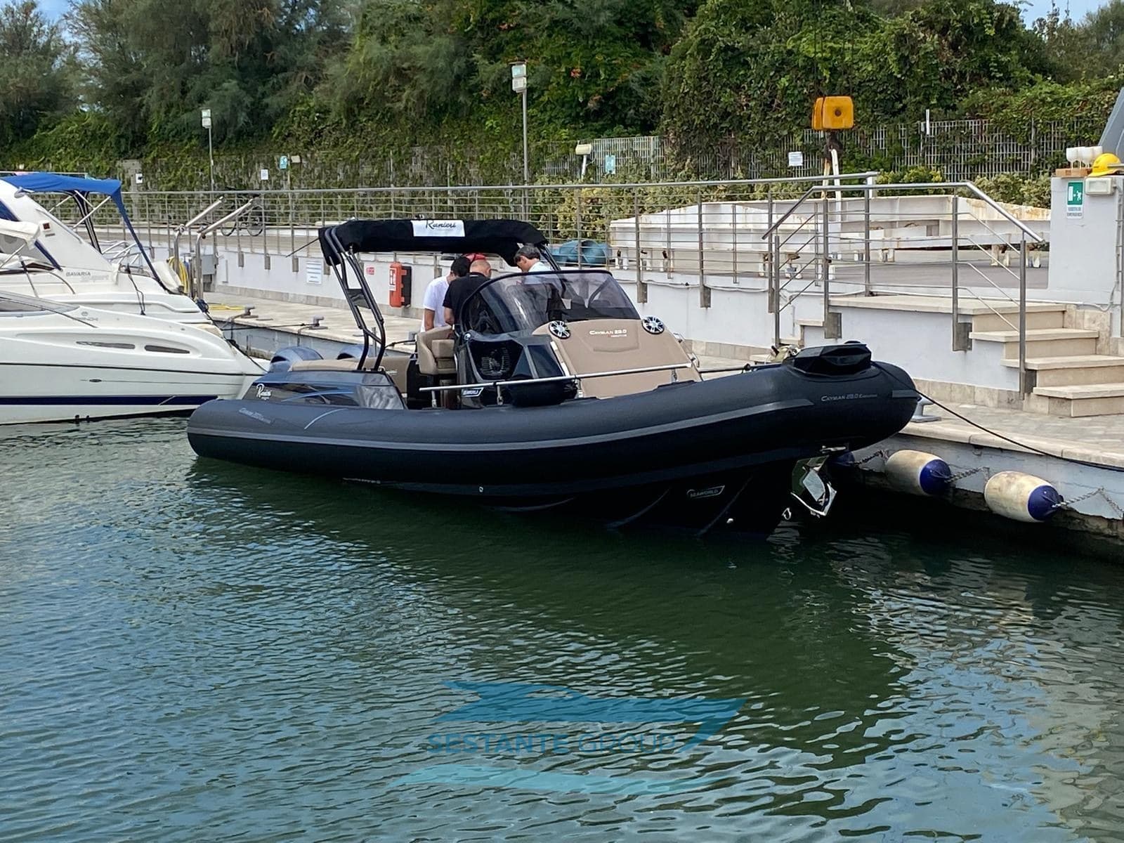 Ranieri International Cayman 28 Executive Trofeo used - detail 3