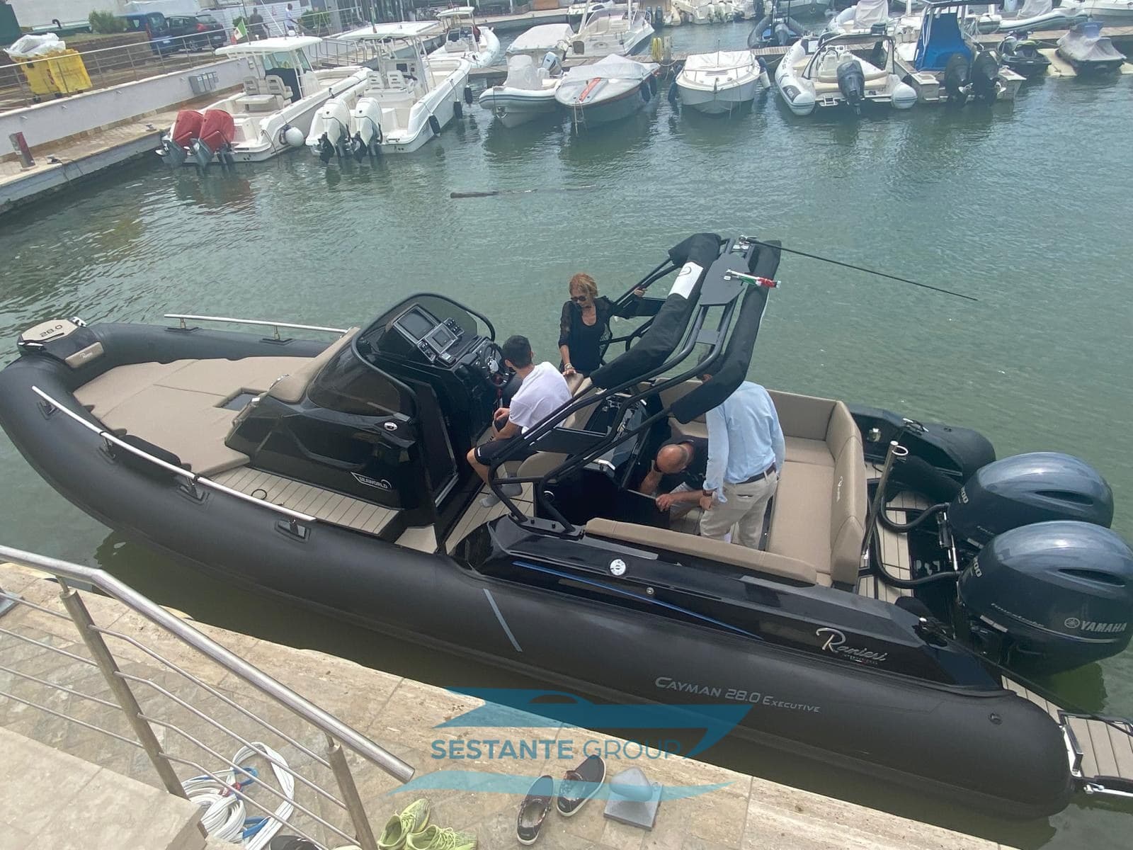 Ranieri International Cayman 28 Executive Trofeo used - detail 2