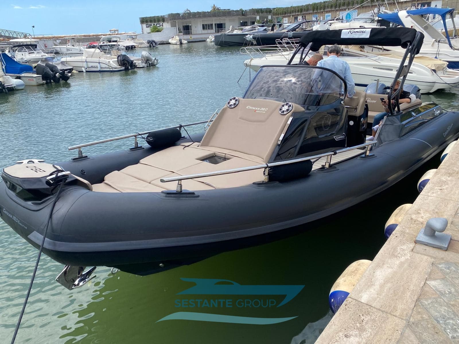 Ranieri International Cayman 28 Executive Trofeo used - detail 4