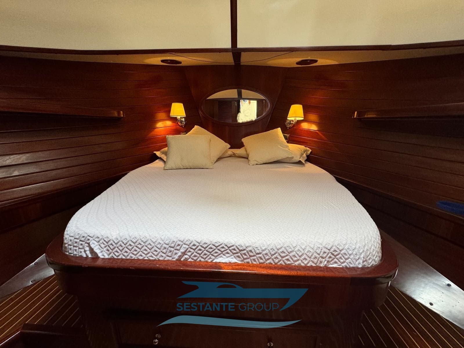 Austin Parker Lobster 39 - Interior View Austin Parker Lobster 39 - Interior View