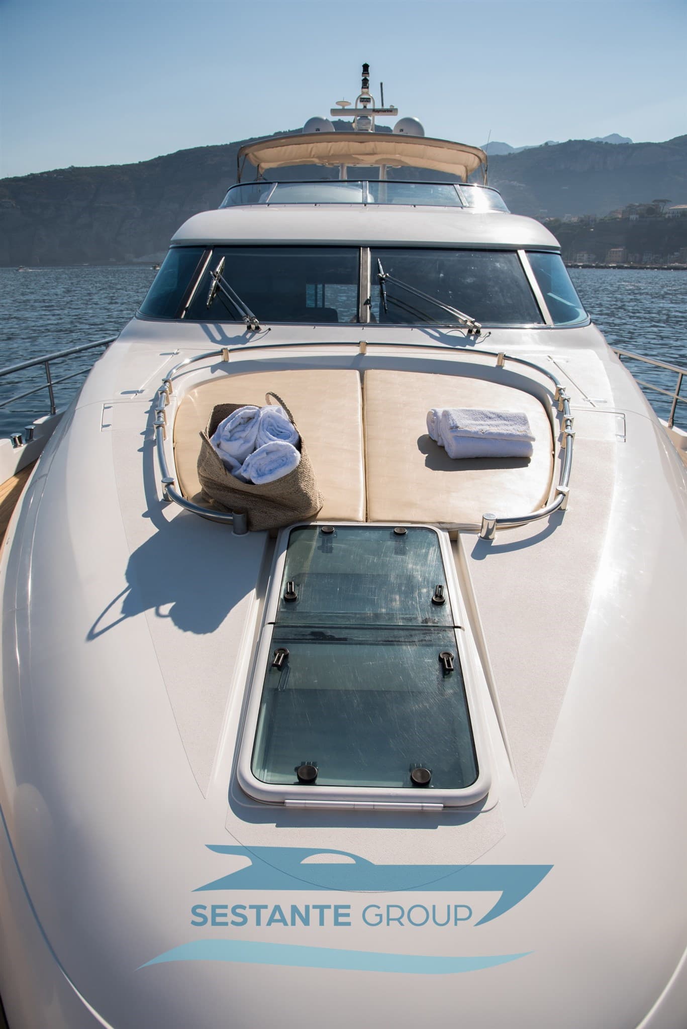 Fairline Squadron 74 - Interior View Fairline Squadron 74 - Interior View