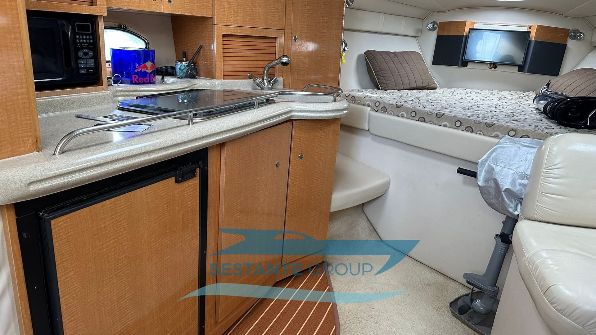 Larson Boats Cabrio 330 d'occasion - image hero 17