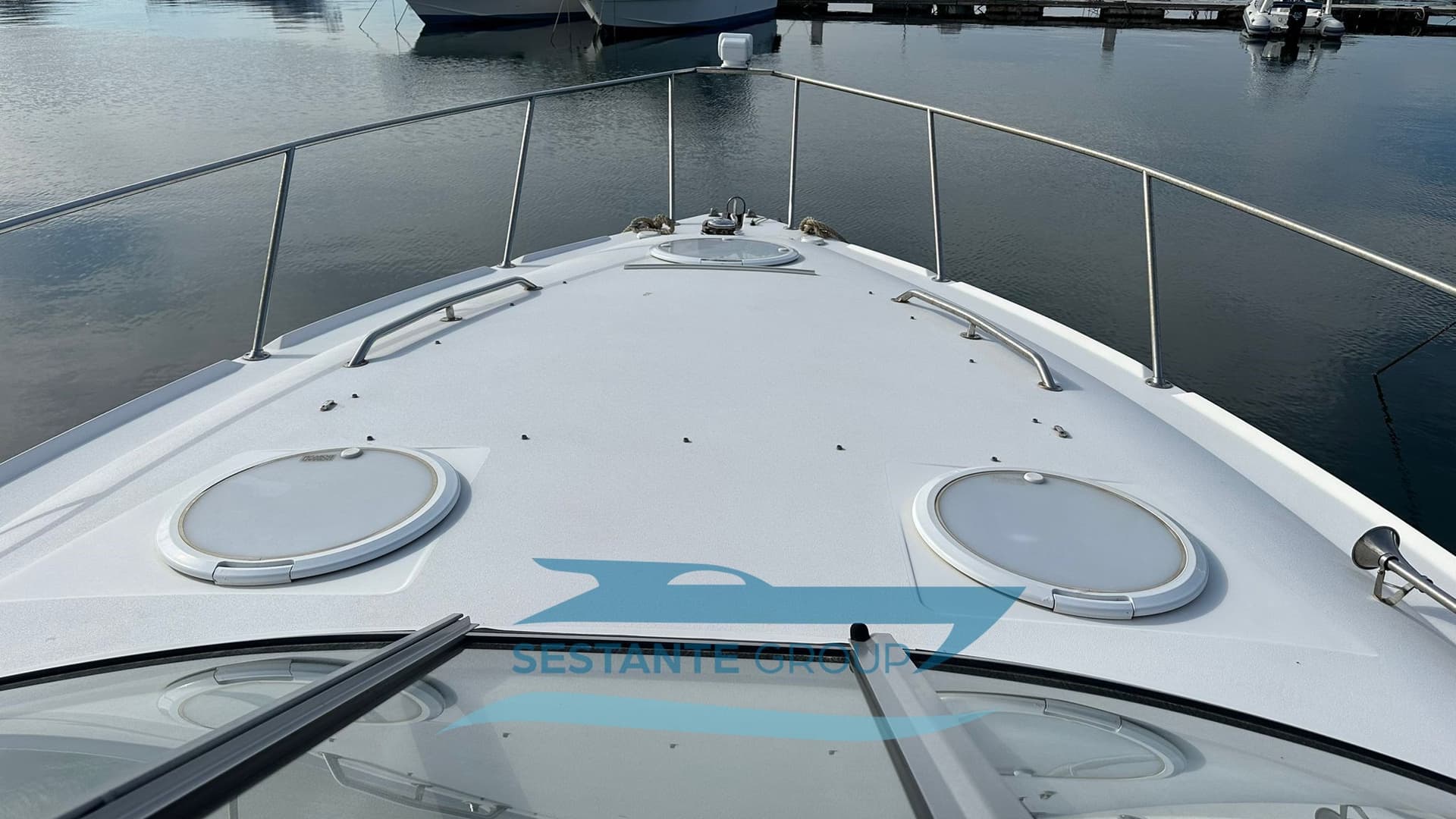 Larson Boats Cabrio 330 d'occasion - image hero 12