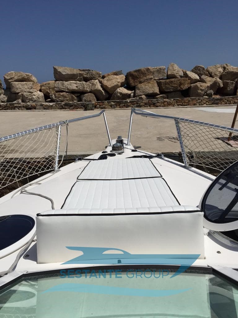 Mako Marine Mako 333 Attak - Deck View Mako Marine Mako 333 Attak - Deck View