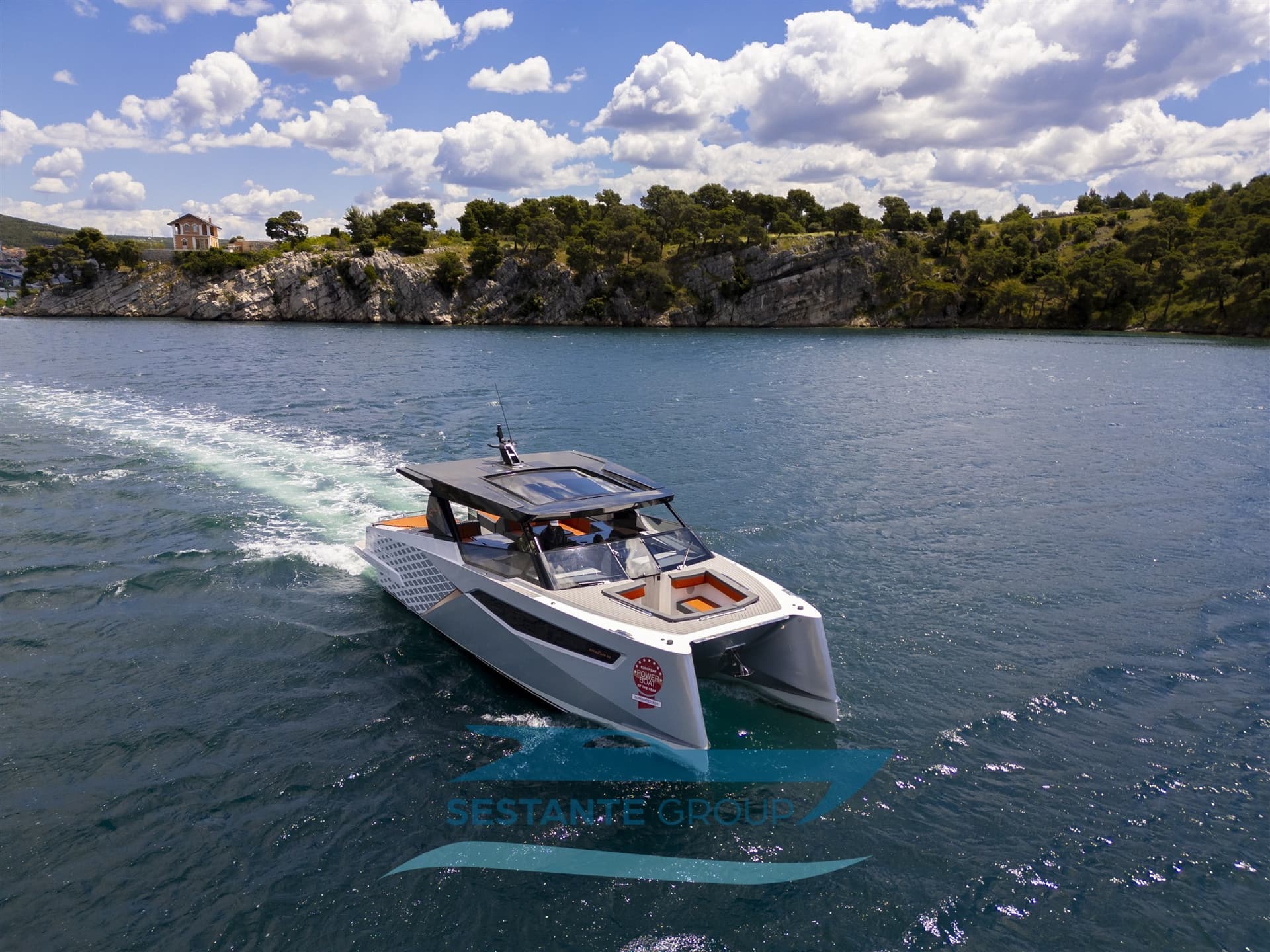 Dracan Marine Dracan 42 - Detail View 1 Dracan Marine Dracan 42 - Detail View 1