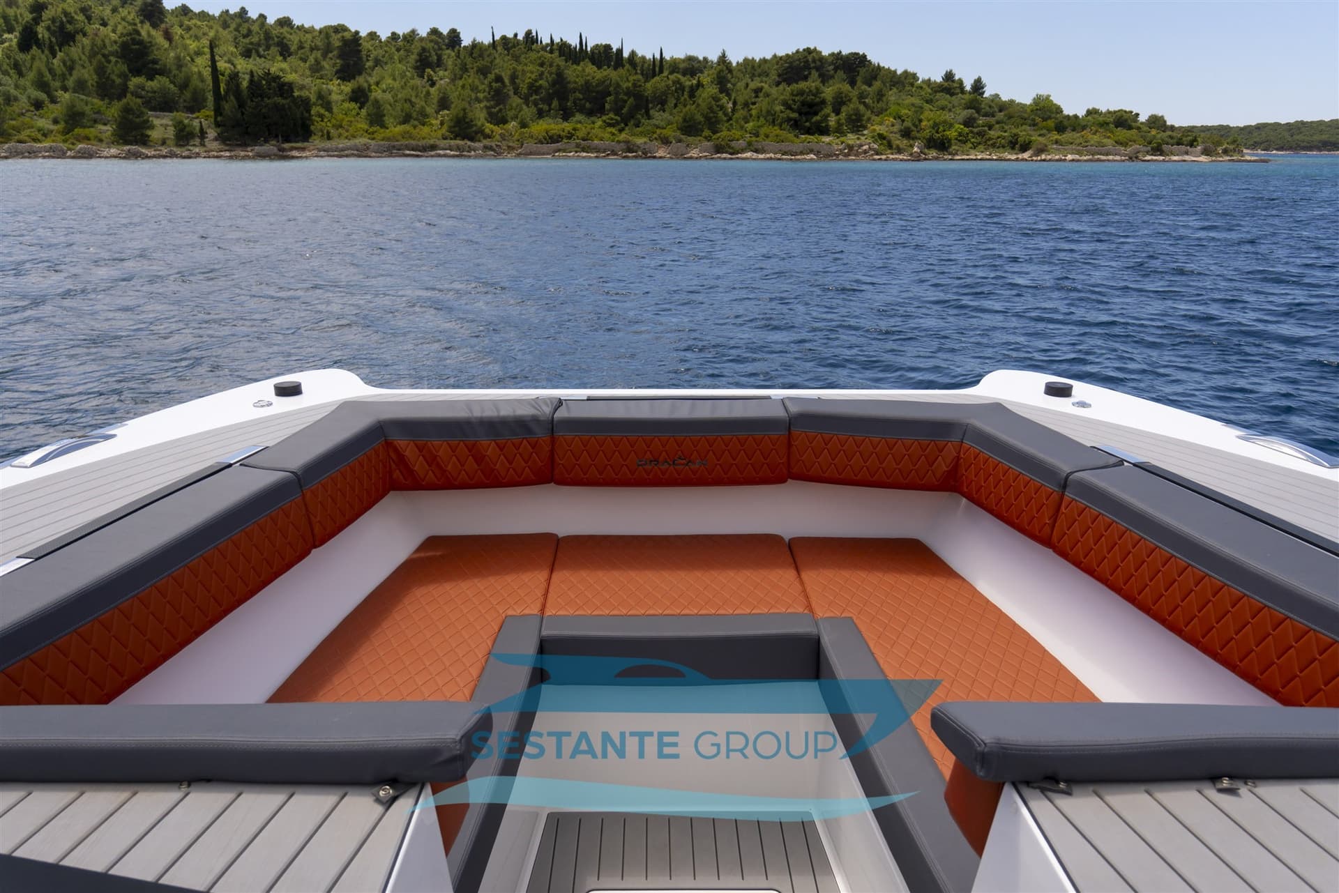 Dracan Marine Dracan 42 - Deck View Dracan Marine Dracan 42 - Deck View