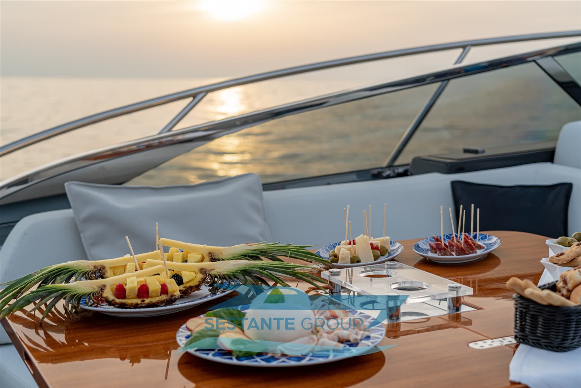 Riva 56 Rivale - Detail View 1 Riva 56 Rivale - Detail View 1