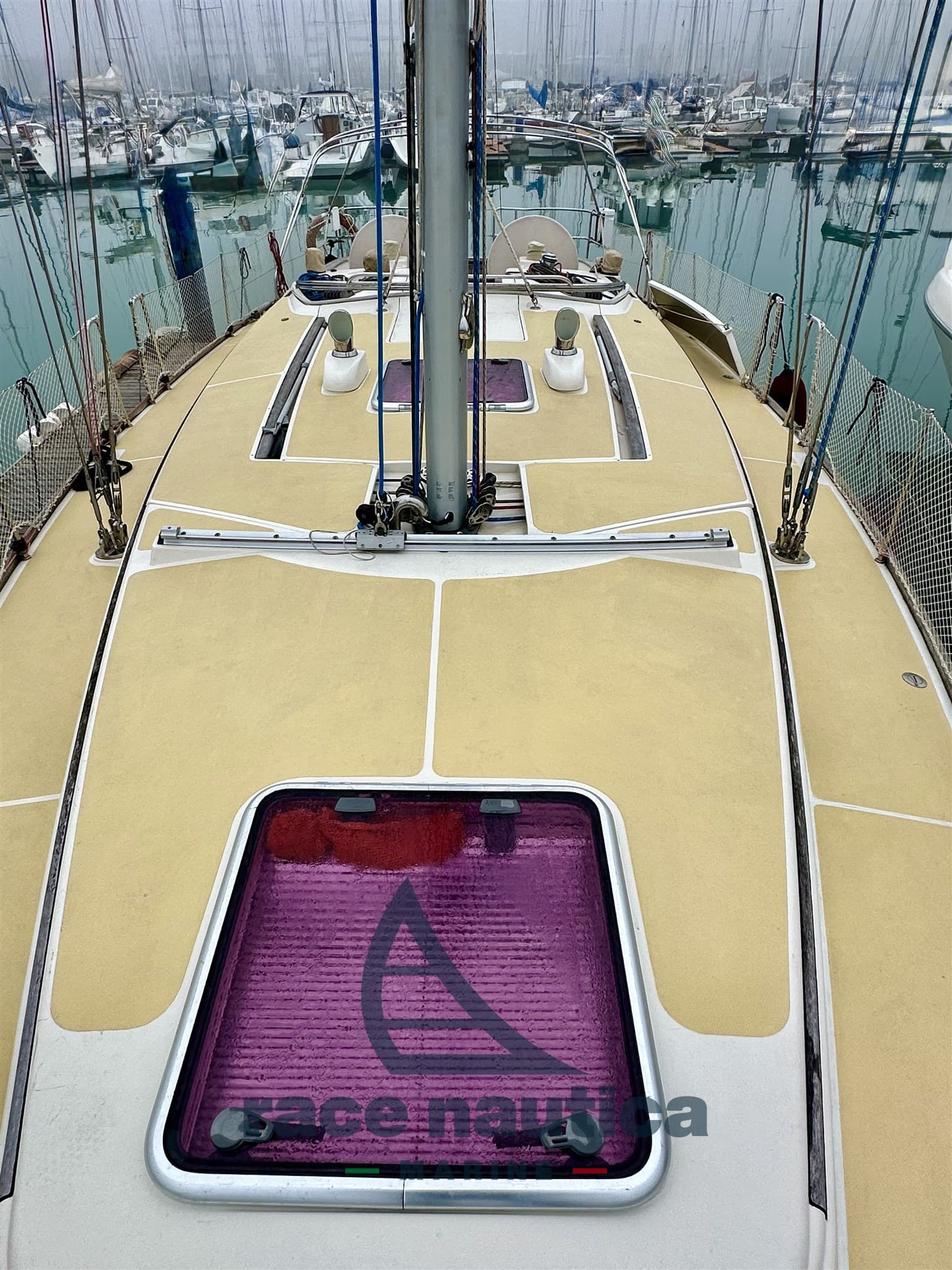 Moody 41 - Deck View Moody 41 - Deck View