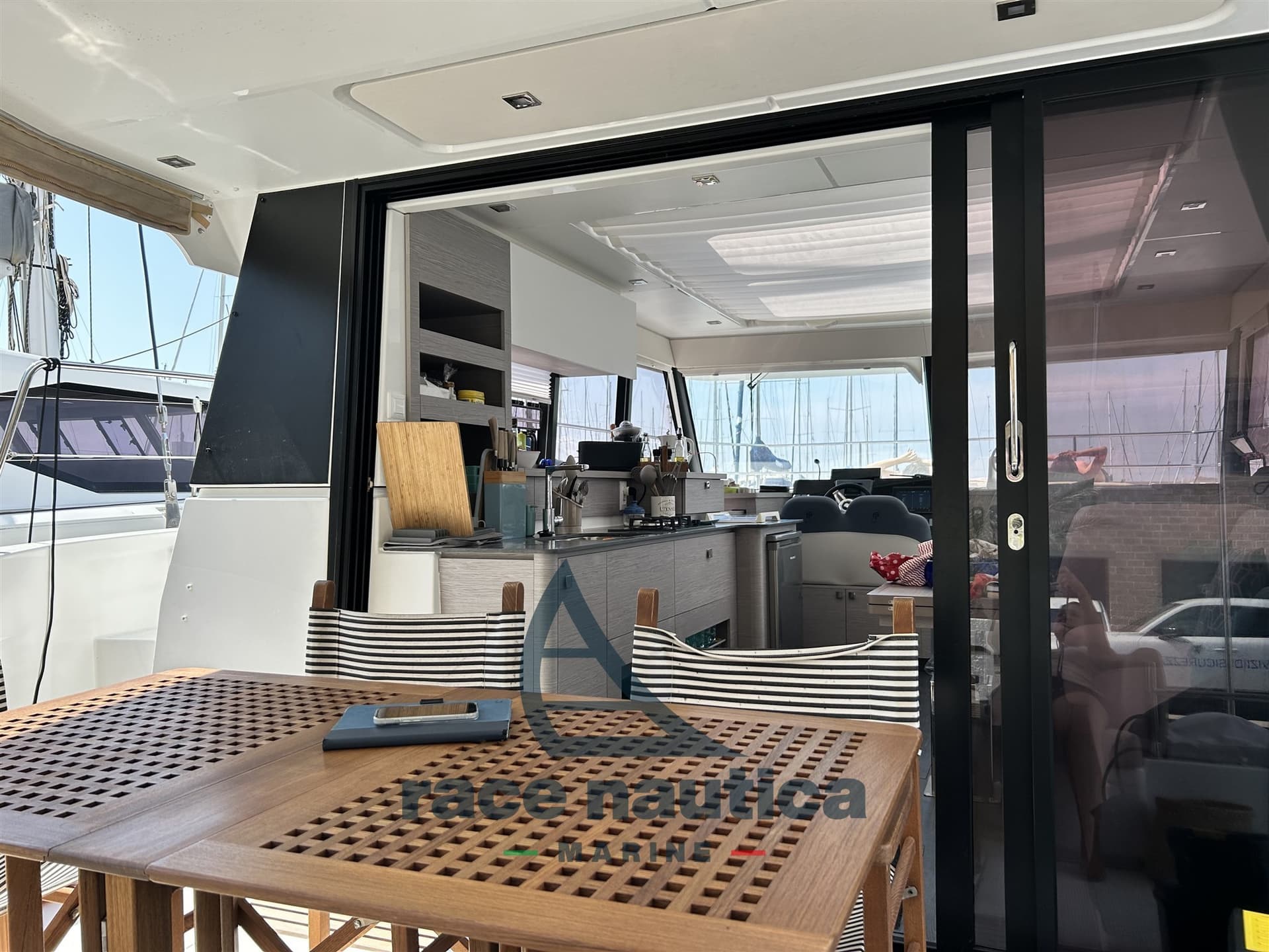 Fountaine Pajot My 4.S - Deck View Fountaine Pajot My 4.S - Deck View