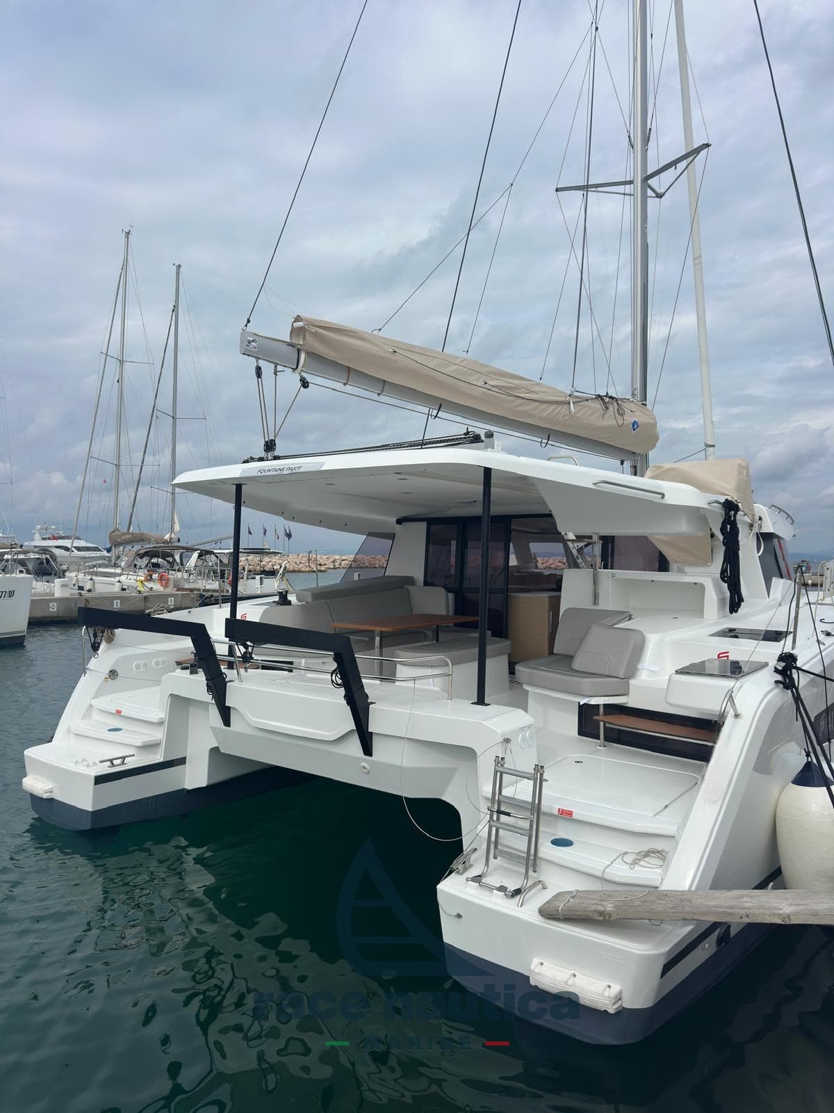 Fountaine Pajot New 41 - Detail View 1 Fountaine Pajot New 41 - Detail View 1