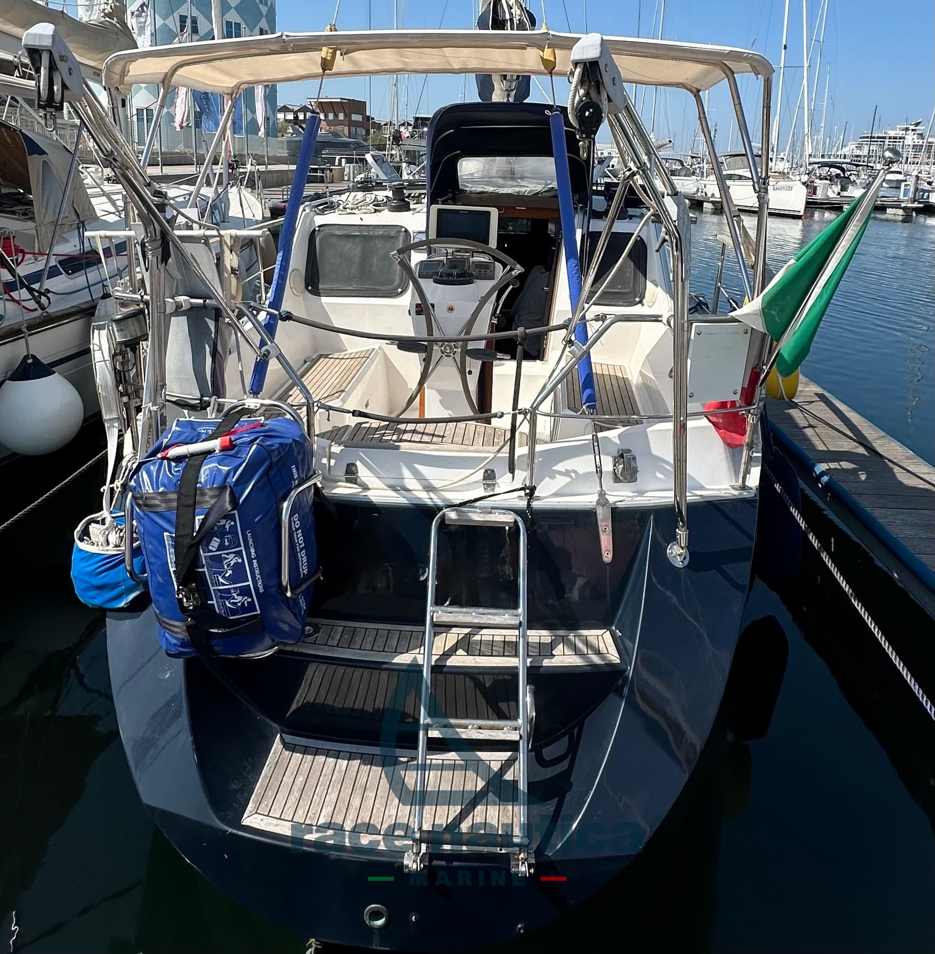 Siltala Nauticat 321 - Deck View Siltala Nauticat 321 - Deck View