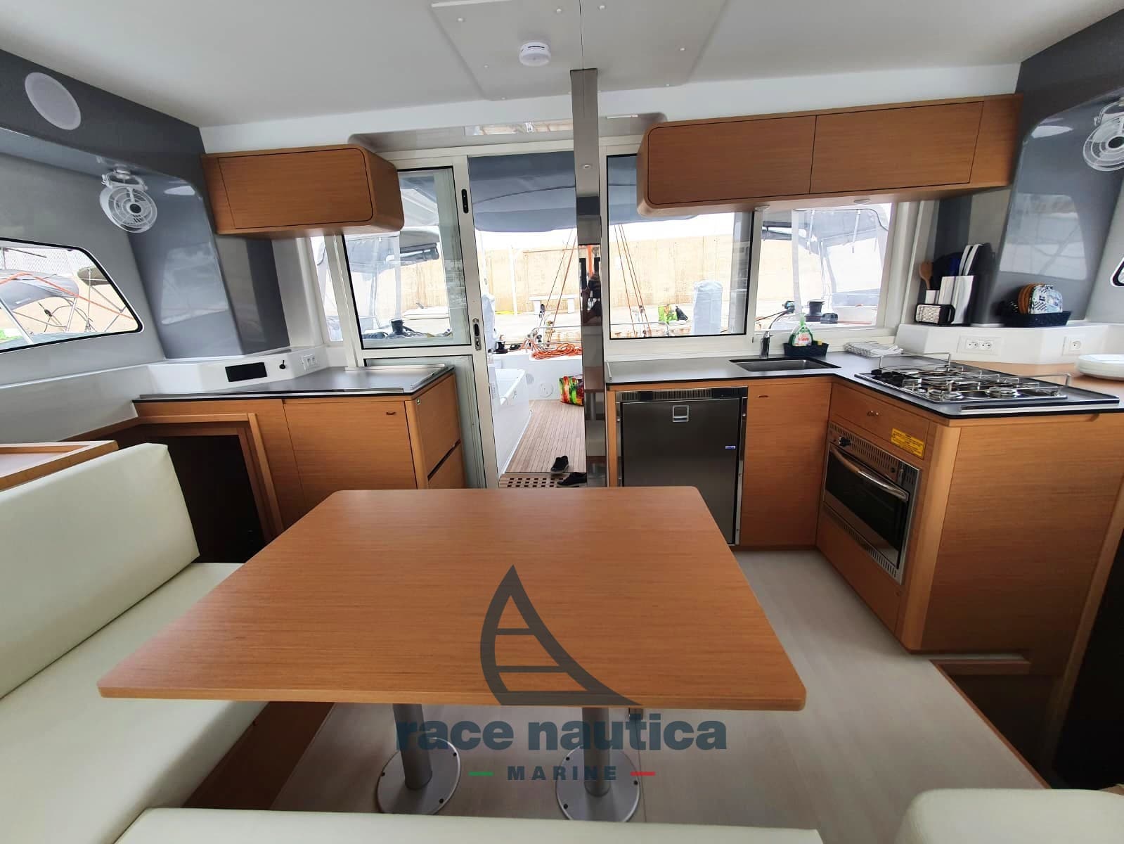 Beneteau EXCESS 12 usato - foto hero 5