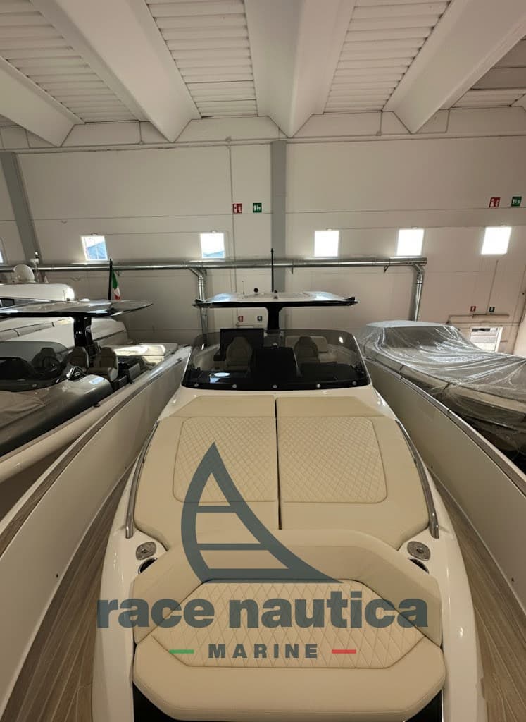 Solaris Power 44 Open - Detail View 1 Solaris Power 44 Open - Detail View 1