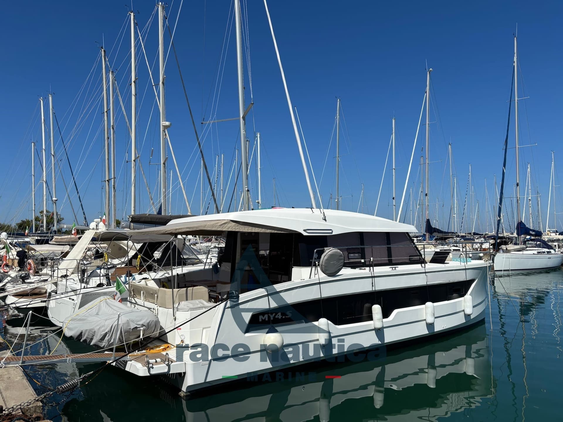 Fountaine Pajot MY 4.S usato - vista principale