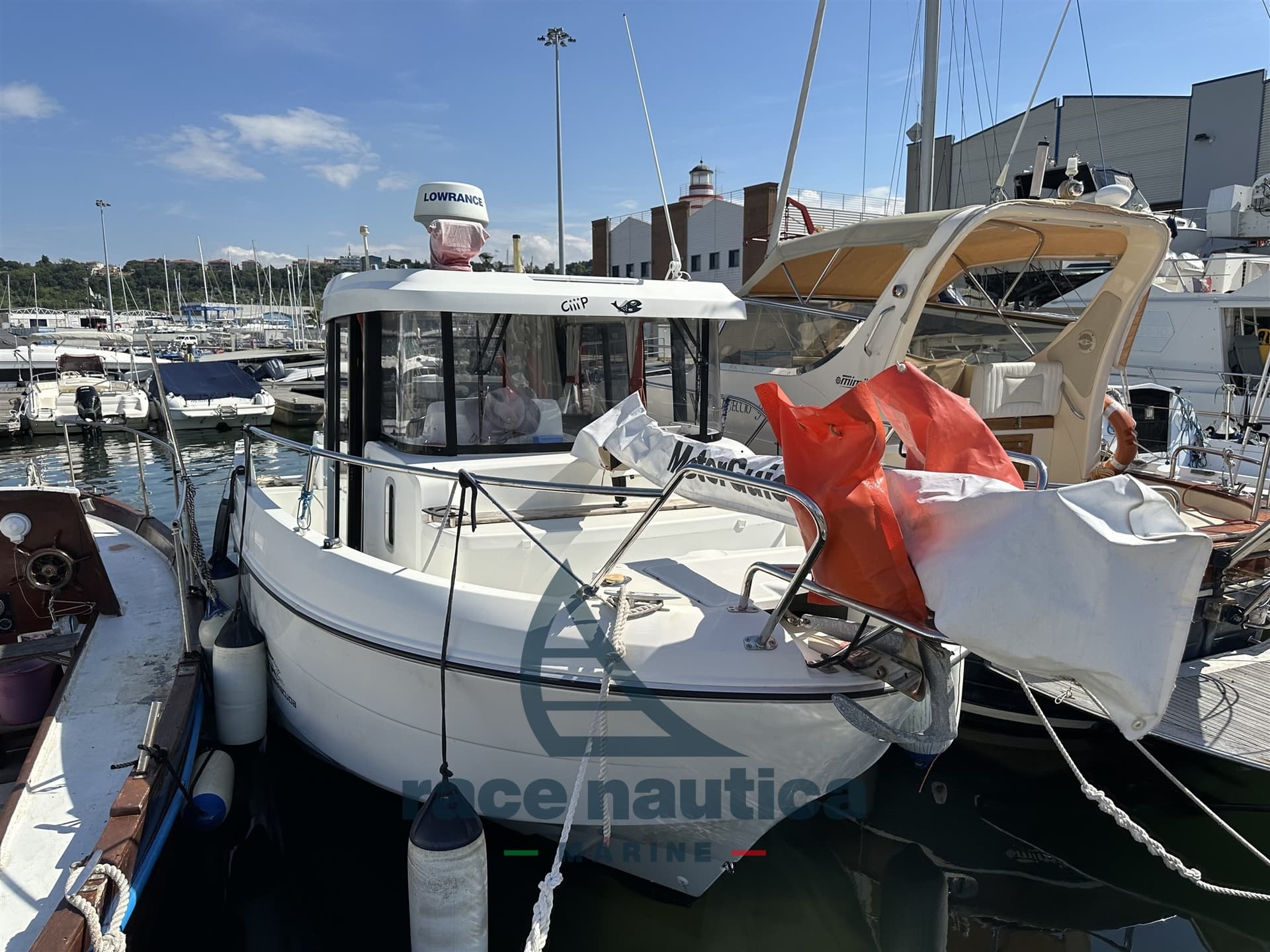 Beneteau Barracuda 8 - Interior View Beneteau Barracuda 8 - Interior View