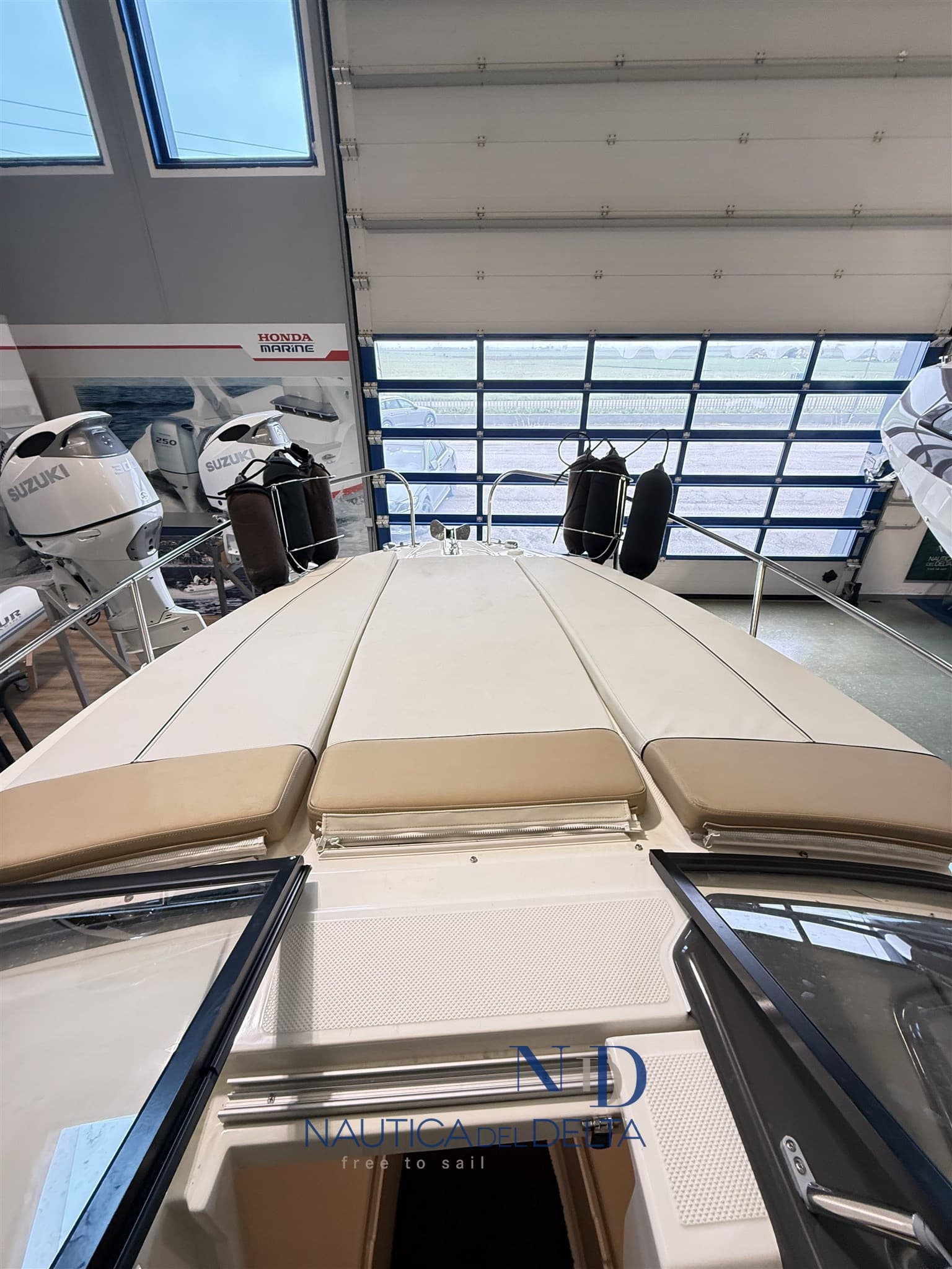 Bayliner 742R Cuddy cabin usato - foto hero 25