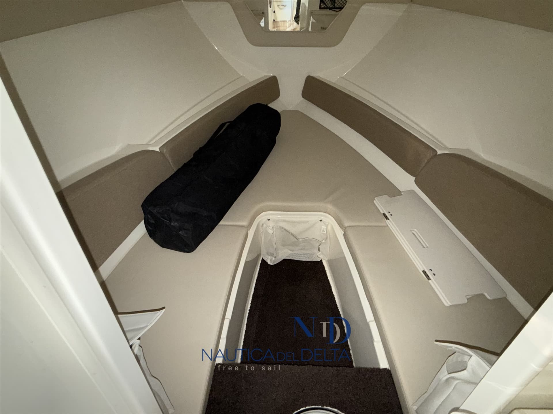 Bayliner 742R Cuddy cabin usato - foto hero 18