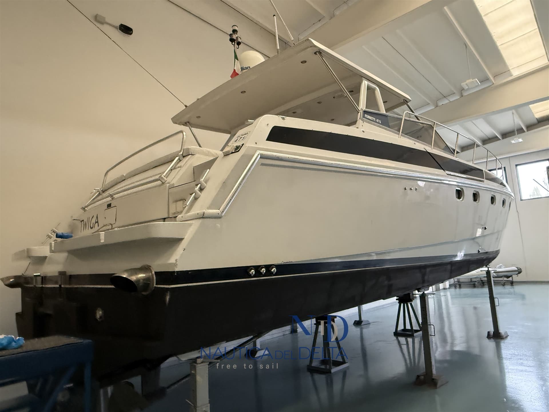 Ferretti Yachts Altura 47 Open used - detail 1
