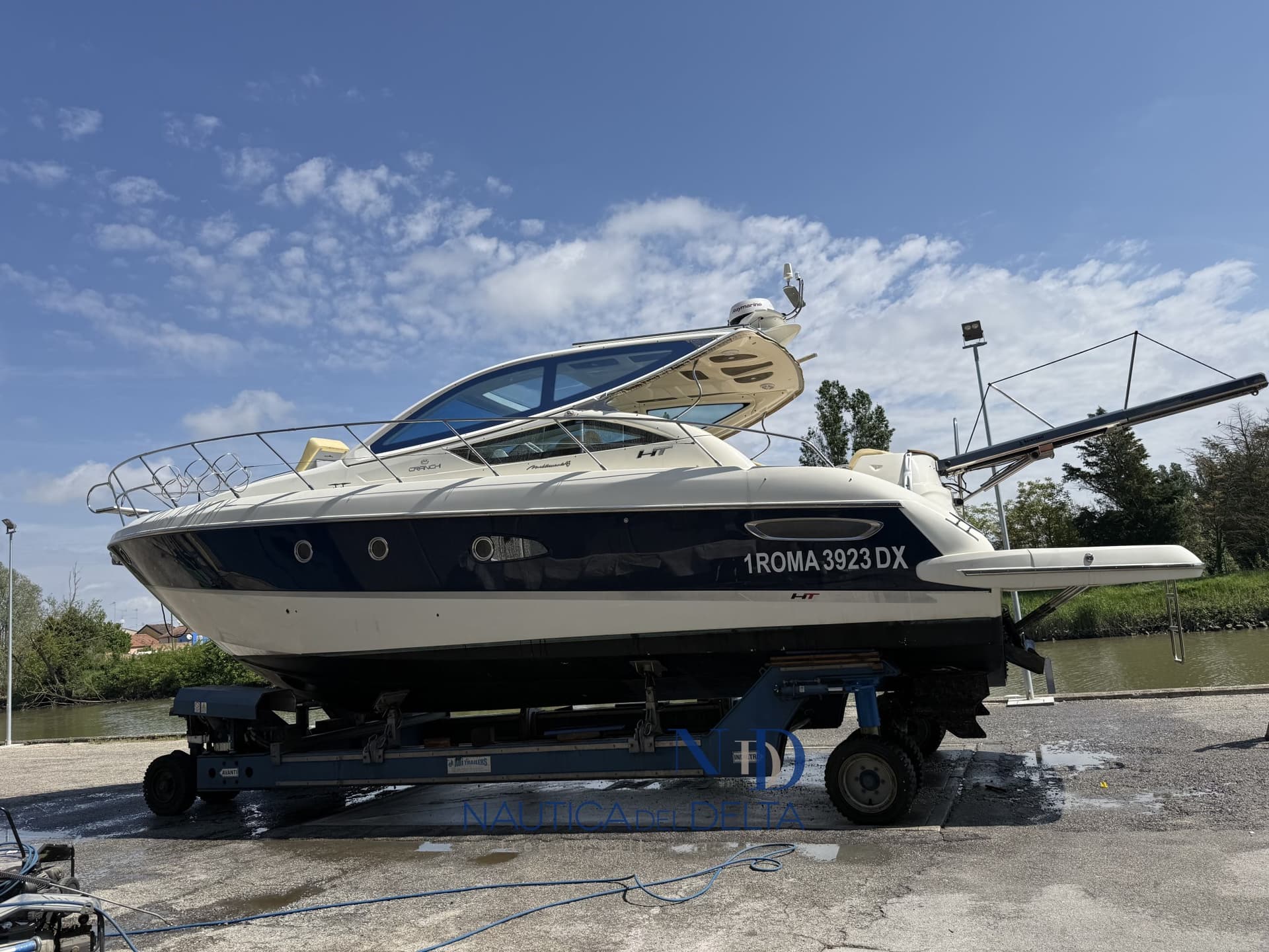 Cranchi Mediterranee 43 Hard Top used - detail 2
