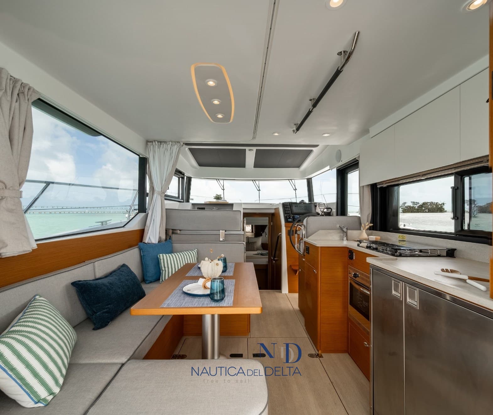 Beneteau Swift Trawler 37 Fly usato - foto hero 3