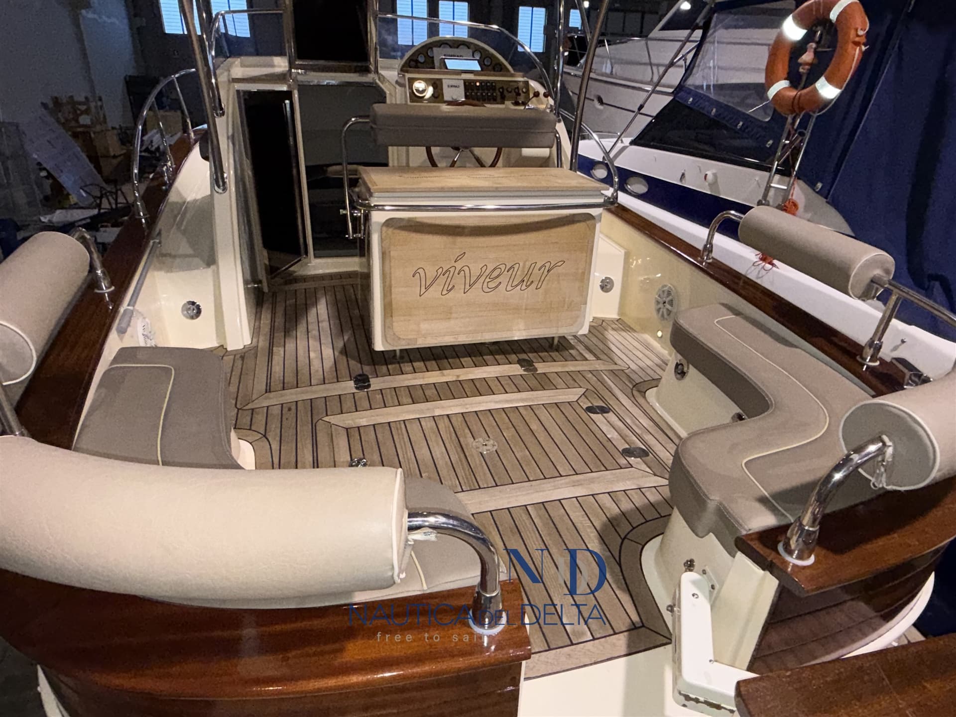 Cantieri Tirrenia Viveur 28 Cabin used - detail 4