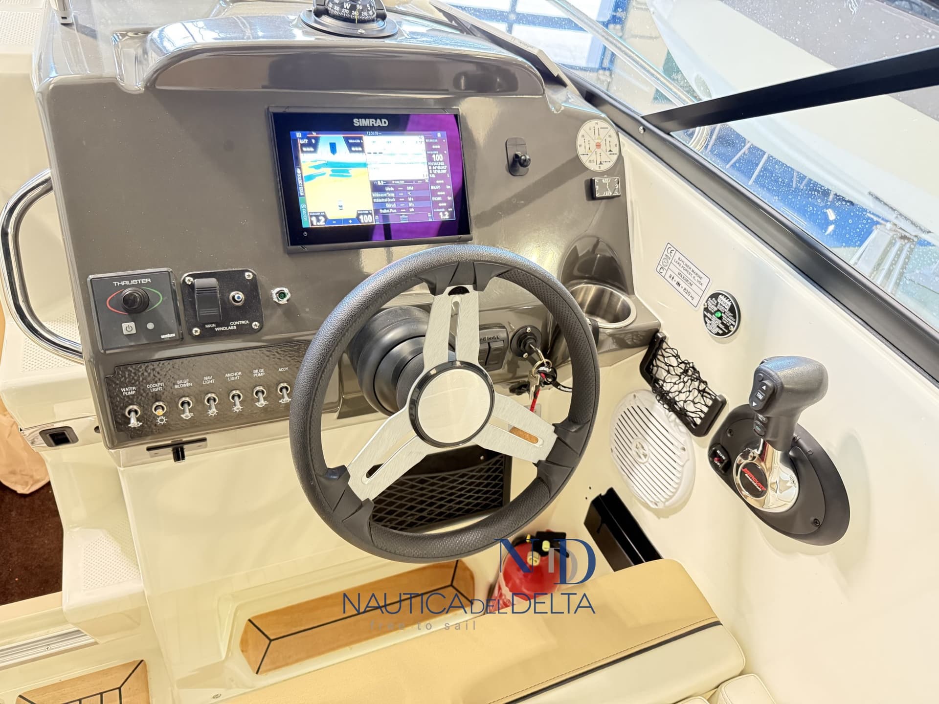 Bayliner 742r Cuddy Cabin - Detail View 1 Bayliner 742r Cuddy Cabin - Detail View 1