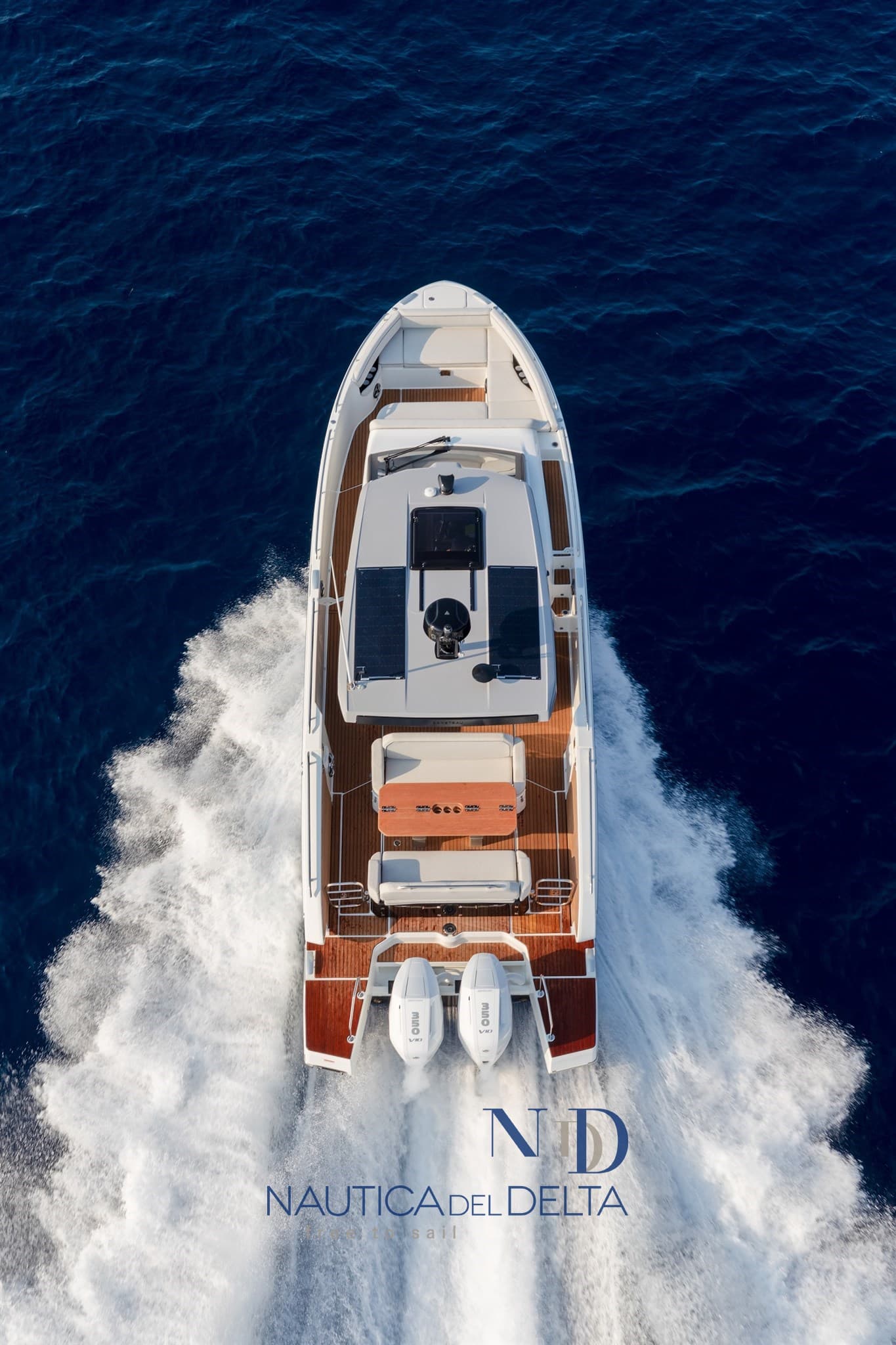 Beneteau Gran Turismo 35 - Deck View Beneteau Gran Turismo 35 - Deck View