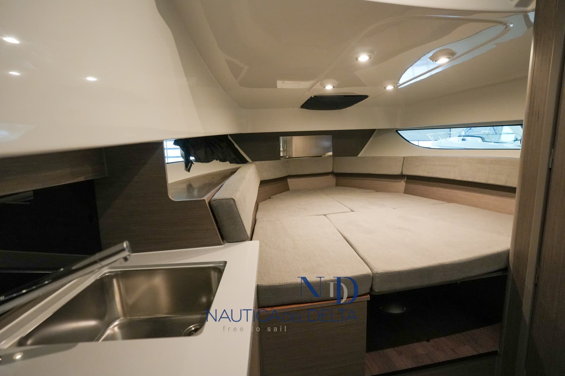 Beneteau Flyer 9 Sundeck Ttop usato - dettaglio 4