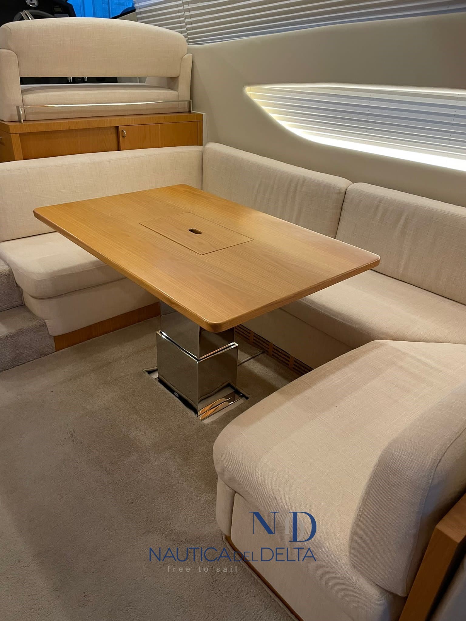 Rodman Muse 44 - Deck View Rodman Muse 44 - Deck View