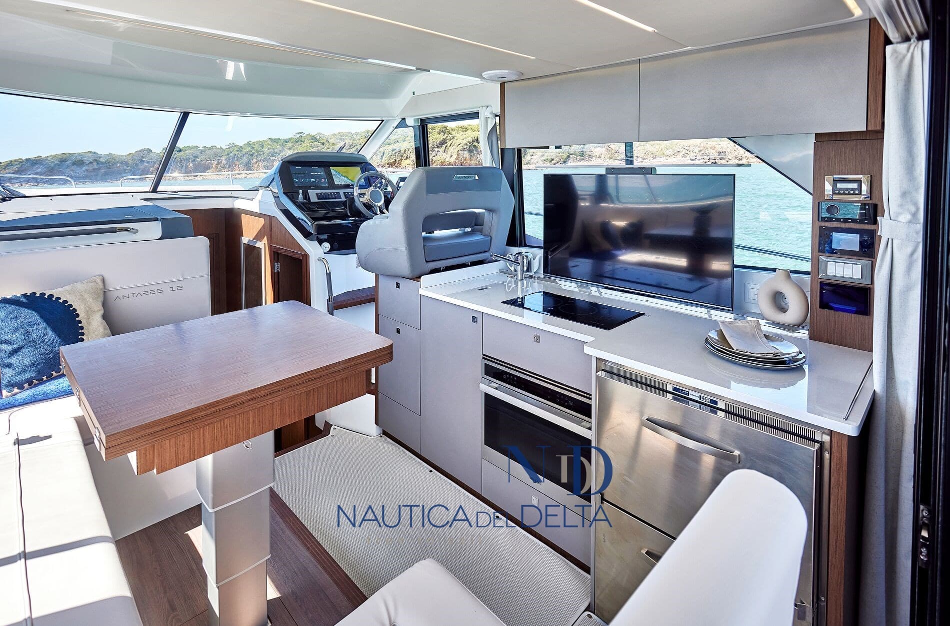 Beneteau Antares 12 Coupé used - detail 4