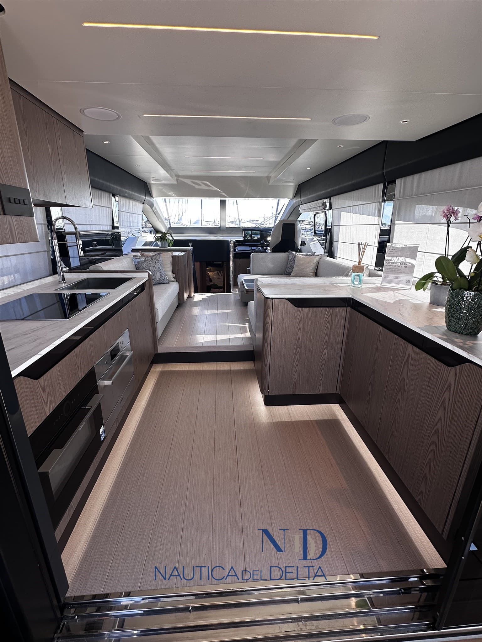 Sessa Marine F60 used - detail 2