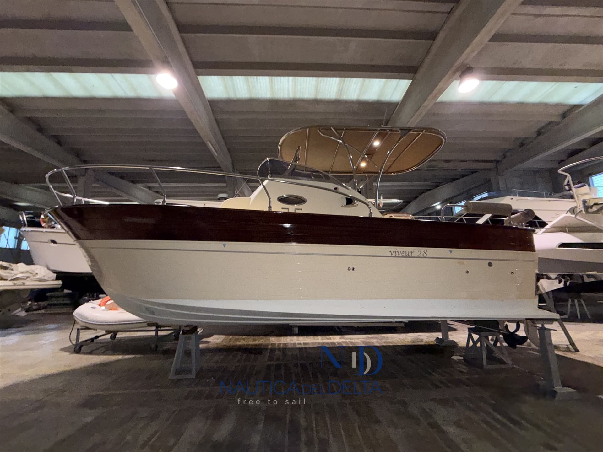 Cantieri Tirrenia Viveur 28 Cabin used - hero image 7
