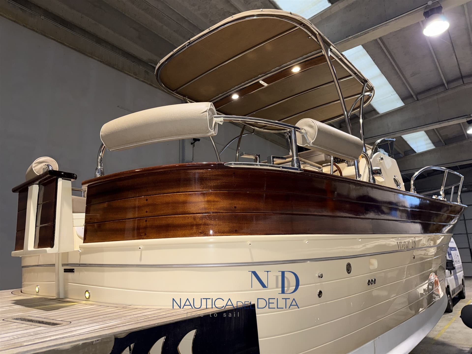 Cantieri Tirrenia Viveur 28 Cabin used - hero image 8