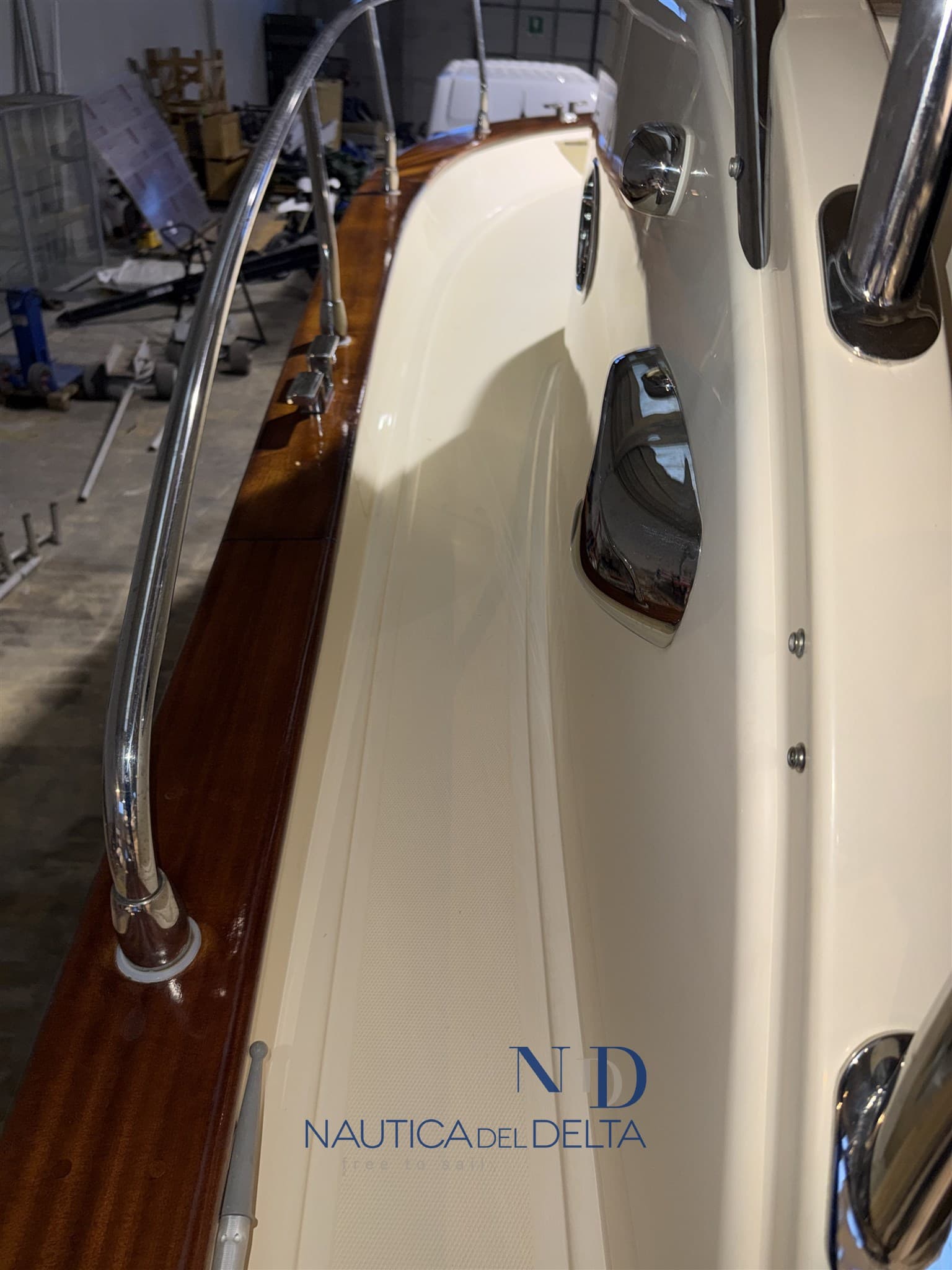 Cantieri Tirrenia Viveur 28 Cabin used - hero image 25