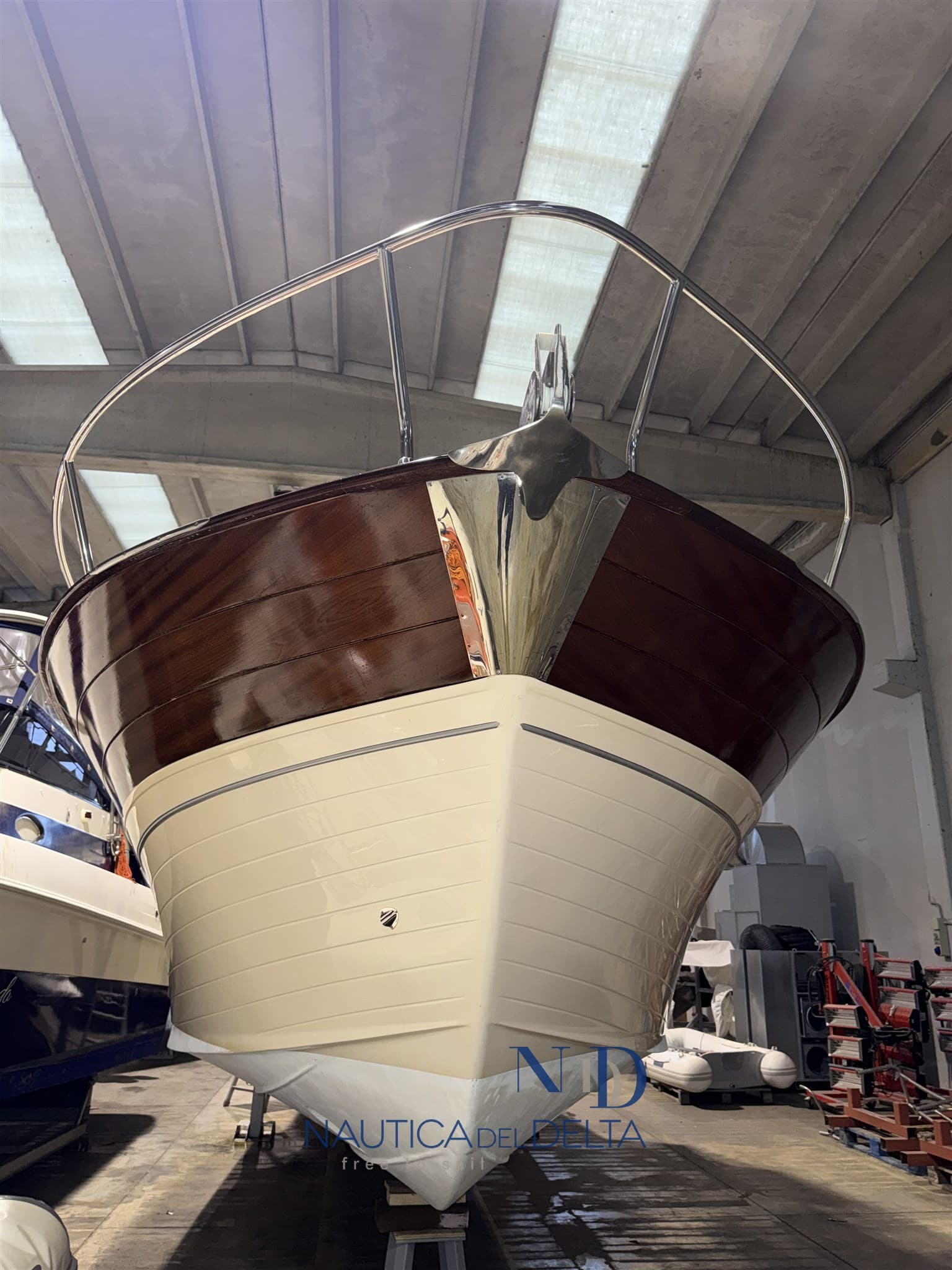 Cantieri Tirrenia Viveur 28 Cabin used - hero image 6