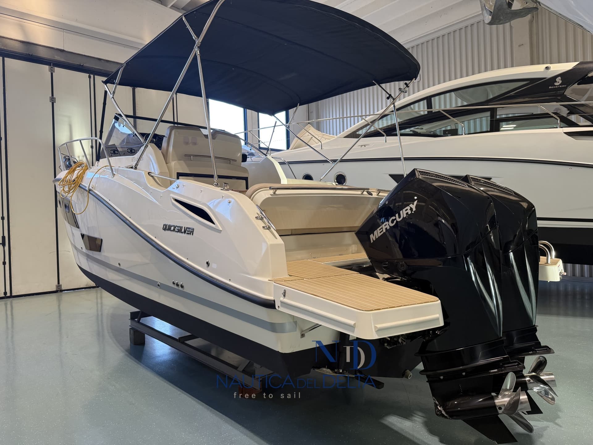 Quicksilver Activ 875 Sundeck usato - dettaglio 1