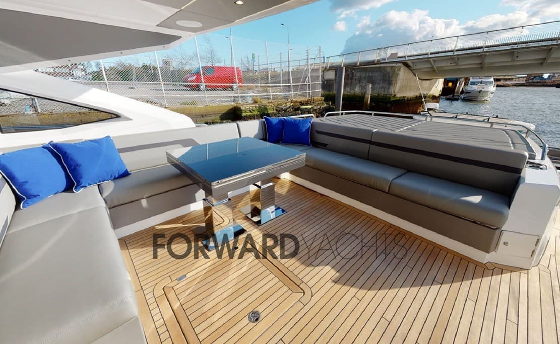 Sunseeker Predator 74 Xps - Detail View 1 Sunseeker Predator 74 Xps - Detail View 1