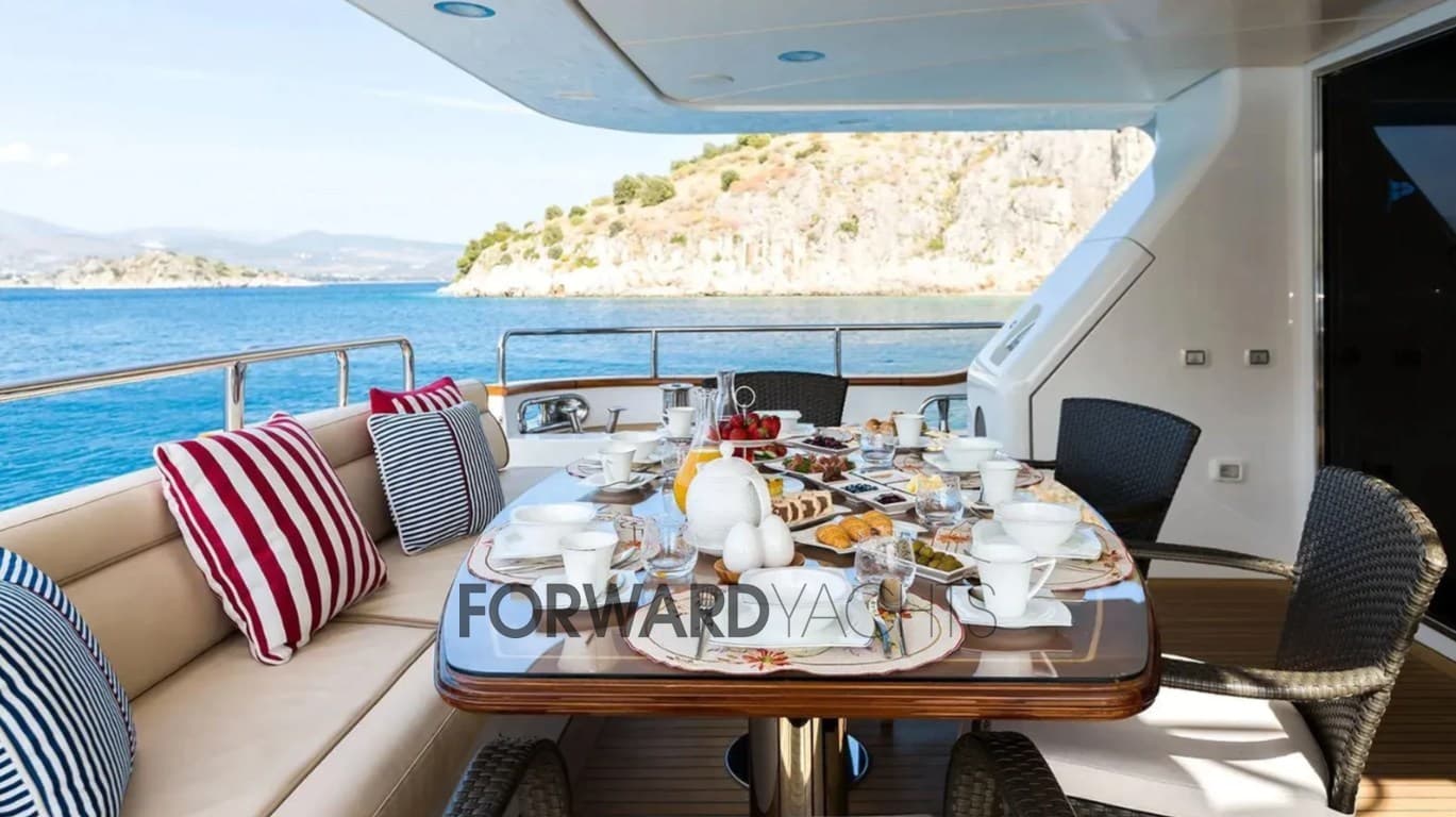 Benetti Legend 85 usato - foto hero 6