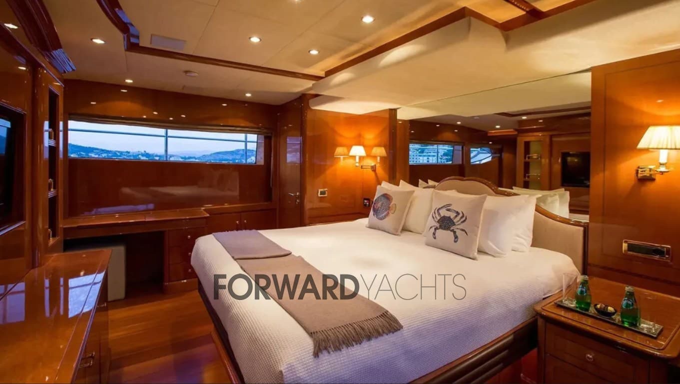 Benetti Legend 85 usato - foto hero 11