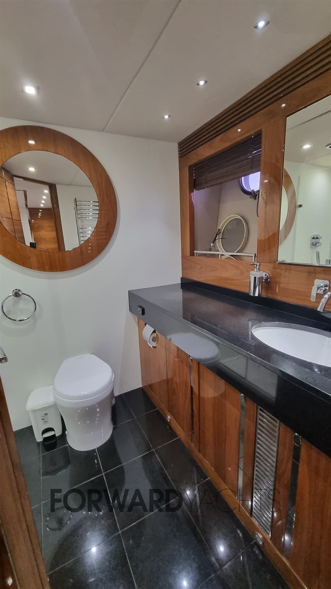 Sunseeker 68 SPORT YACHT usato - foto hero 18