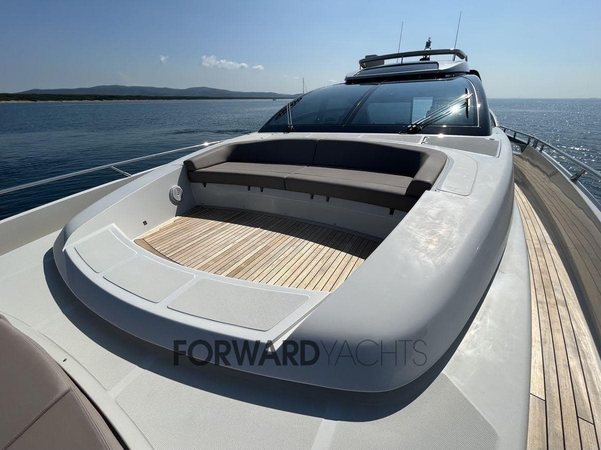 Riva Perseo 76 - Detail View 1 Riva Perseo 76 - Detail View 1