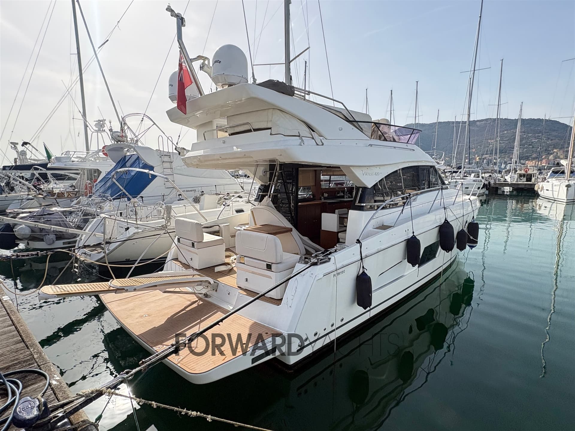 Bavaria Virtess 420 - Detail View 1 Bavaria Virtess 420 - Detail View 1