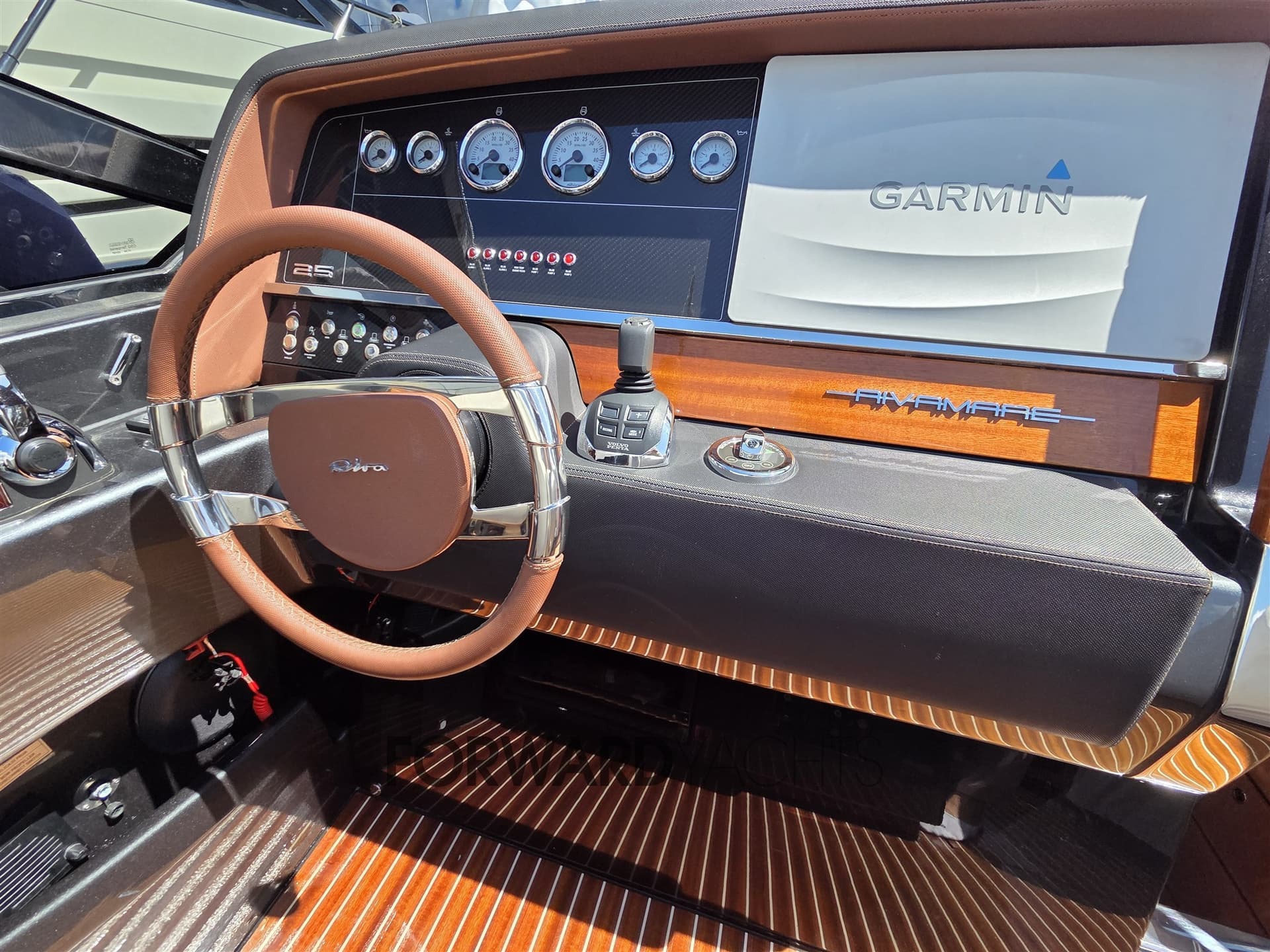 Riva 38 RIVAMARE used - hero image 9