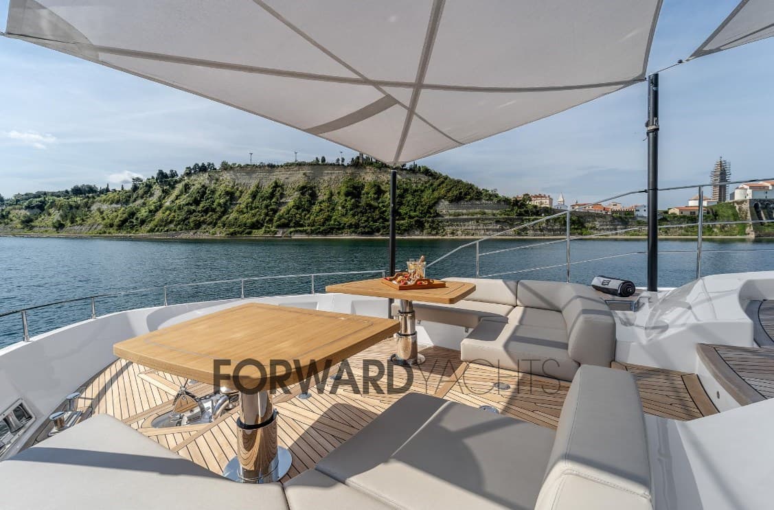 Ferretti 1000 - Interior View Ferretti 1000 - Interior View