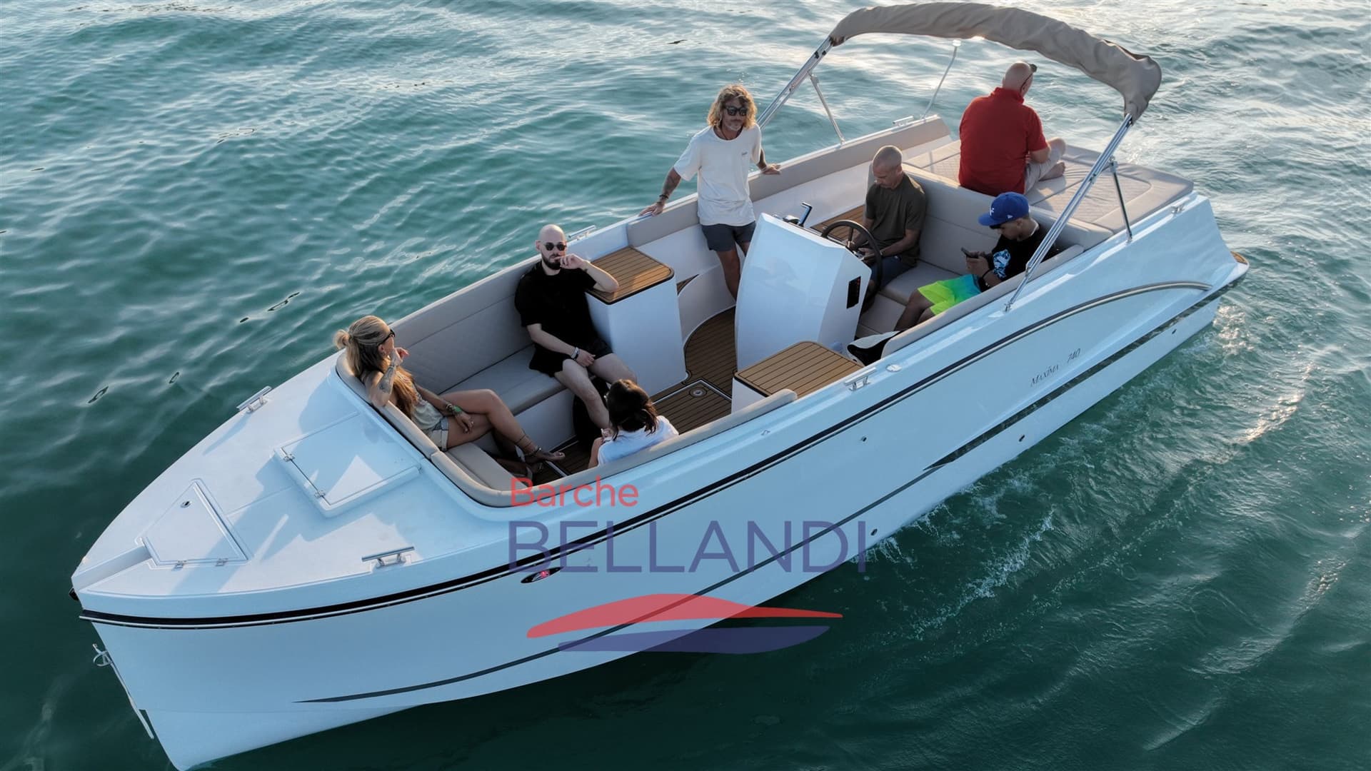 Maxima Maxima 740 - Deck View Maxima Maxima 740 - Deck View